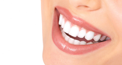 女性の白い歯